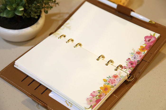 The Everyday Explorer Journal: Your Daily Planner & Notebook