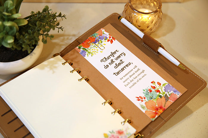 The Everyday Explorer Journal: Your Daily Planner & Notebook