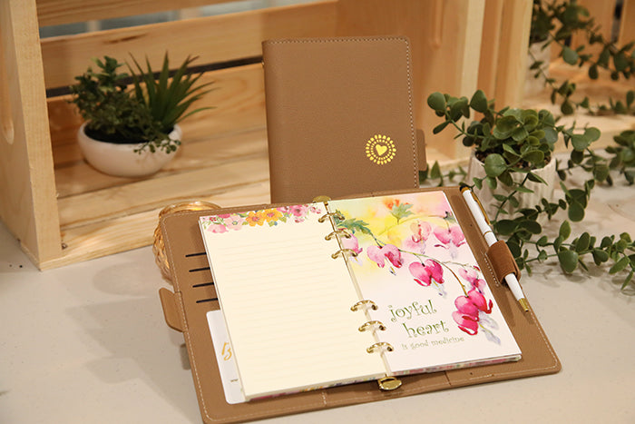 The Everyday Explorer Journal: Your Daily Planner & Notebook